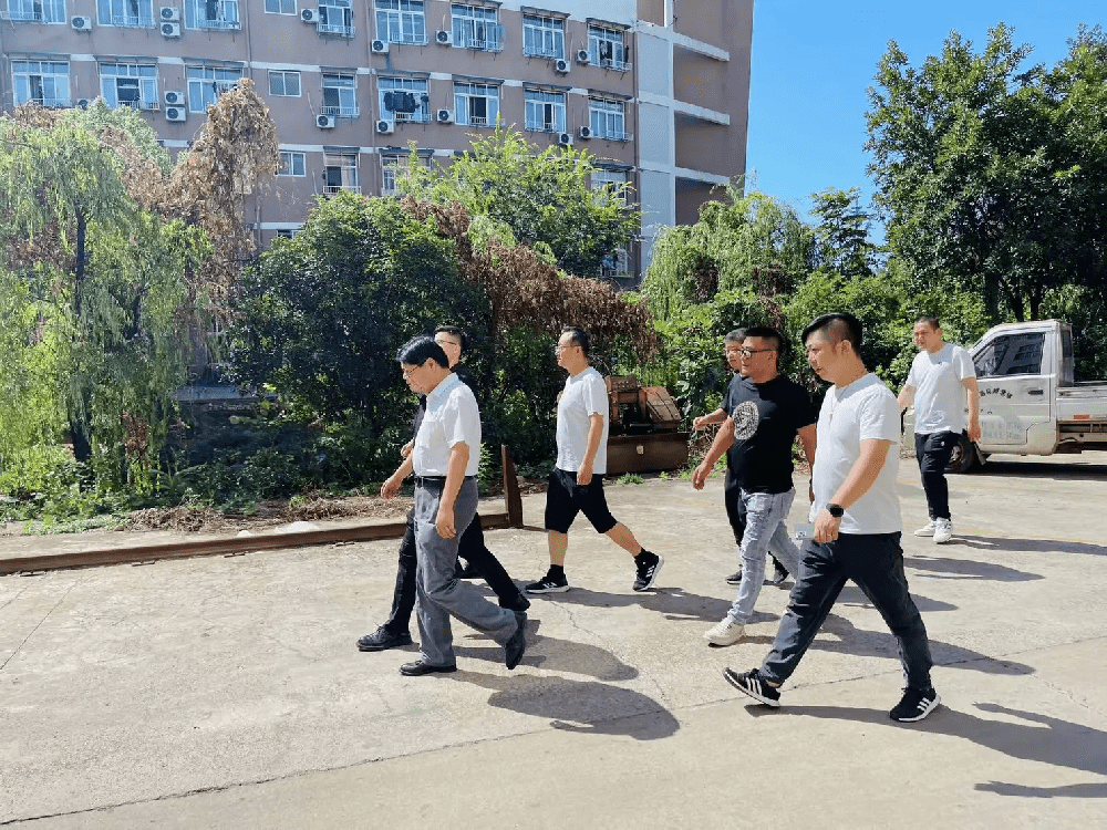 六建集团及项目当地住建局领导考察门徒娱乐 工厂