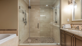 Advantages of Shower Room Doors and Their Ideal Use Cases