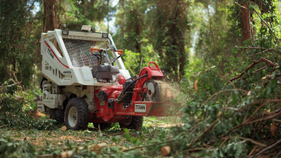 Benefits of Using Best Titan Wood Chipper for Efficient Yard Clean Up