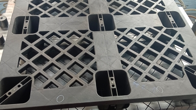 9-Runner-Logistics-&-Warehouse-Plastic-Pallet-Moulds1.jpg