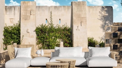 1.  modular outdoor sofa.jpg
