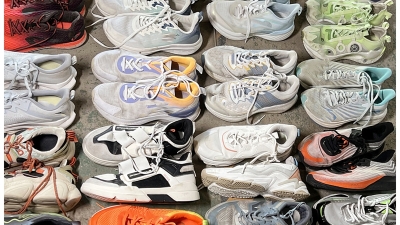 used chinese brand shoes.jpg