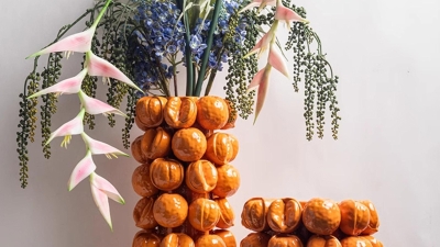 Yalang-Home--The-Orange-Blossom-Vase-Challenging-the-Norm-with-the-Artistic-Stack-of-Fruit-Vases1.jpg