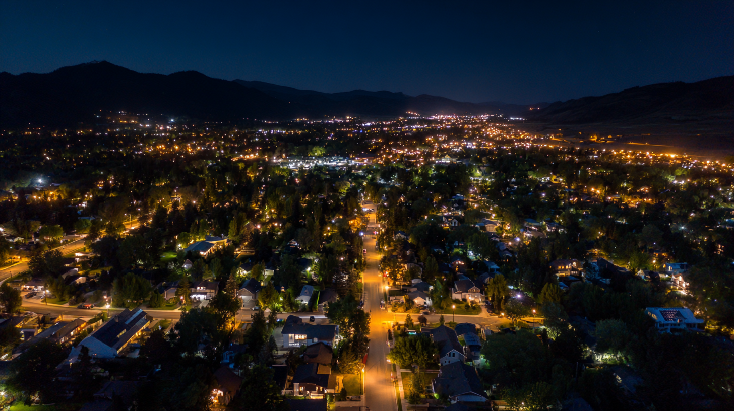 How to Choose the Best Solar Flood Light for Your Outdoor Space