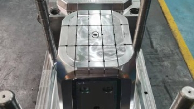 Durable-Customizable-Plastic-&-Metal-Trash-Bin-Molds-Dustbin-Mould.jpg
