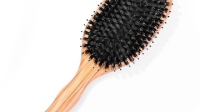 Italian Olive Wood Pig Mane Airbag Air Cushion Massage Scalp Meridian Home Anti Static Non Knotting Hairdressing Comb (2).jpg