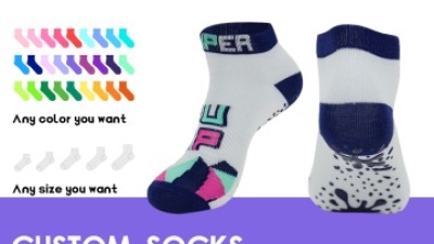 Wholesale Manufacturer Unisex Crew Trampoline Socks Grip Socks (3).jpg