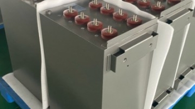 Metallized film DC filter capacitor.jpg