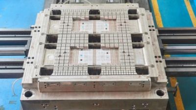 Four-Windows-Logistic-Plastic-Pallet-Injection-Moulds1.jpg