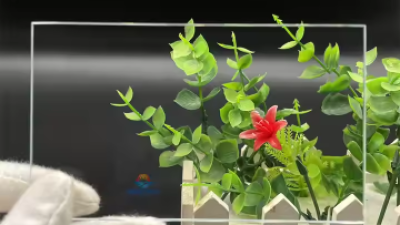 high light transmittance glass.jpg