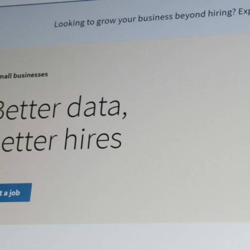 How e& Uses HR Strategy to Drive AI Adoption in Enterprise Operations