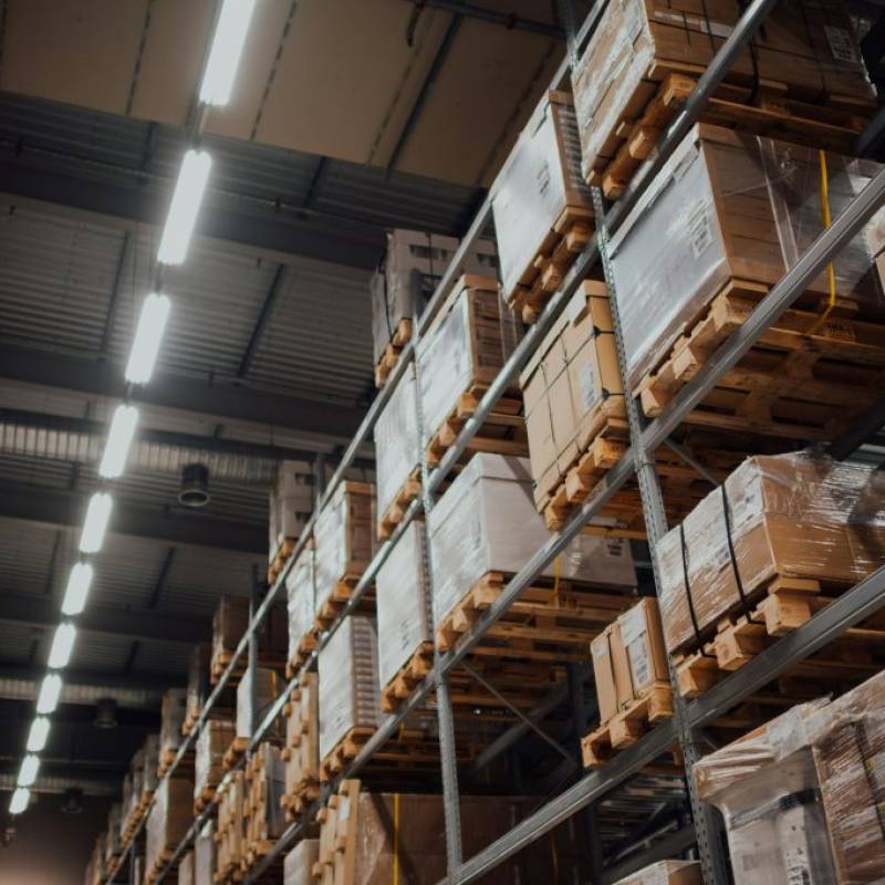 Why Smart Warehouses Are Switching from Cloud to Edge Computing to Reduce Latency