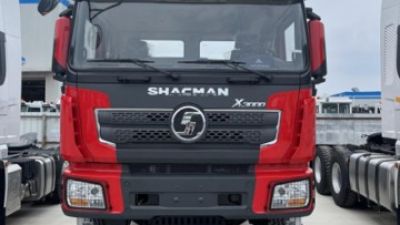 Benchmark-for-High-Efficiency-Heavy-Duty-Trucks,-Preferred-Choice-for-Trunk-Line-Logistics-SHACMAN-X3000-6×4-Tractor-Truck-—-Powerful-Performance,-Reliable-Load-Bearing1.jpg