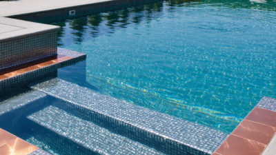 How to Choose Metallic Pool Tile for Your Project?