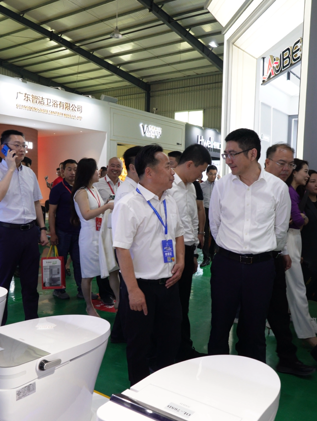 OULU Sanitary Ware Dazzles at Shanghai Sanitary Ware Exhibition, Leading the New Trend in the Industry