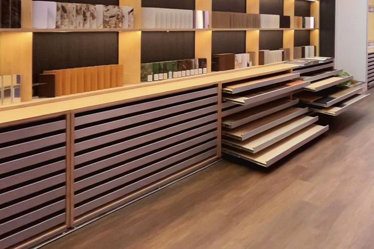 Dükanyňyzda SKU-ny partlatýarsyňyzmy? Bir görkezme tekjesi uly plitka kolleksiýalarynyň netijeli görkezilişini üpjün edýär.