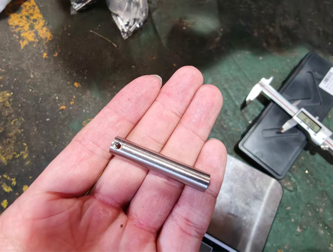 No.17 SS304F custom cnc milling fastener