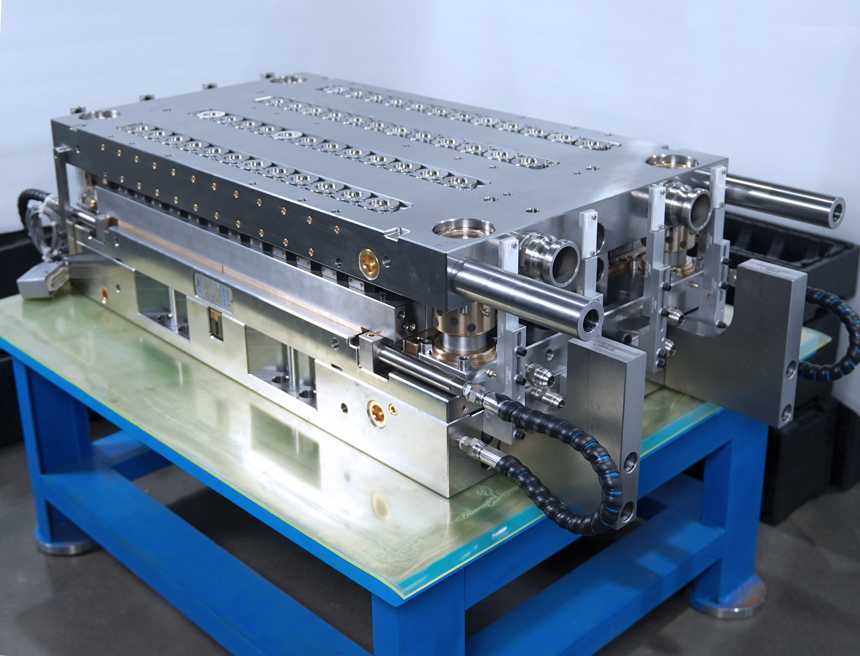 Where can I buy molds in China?