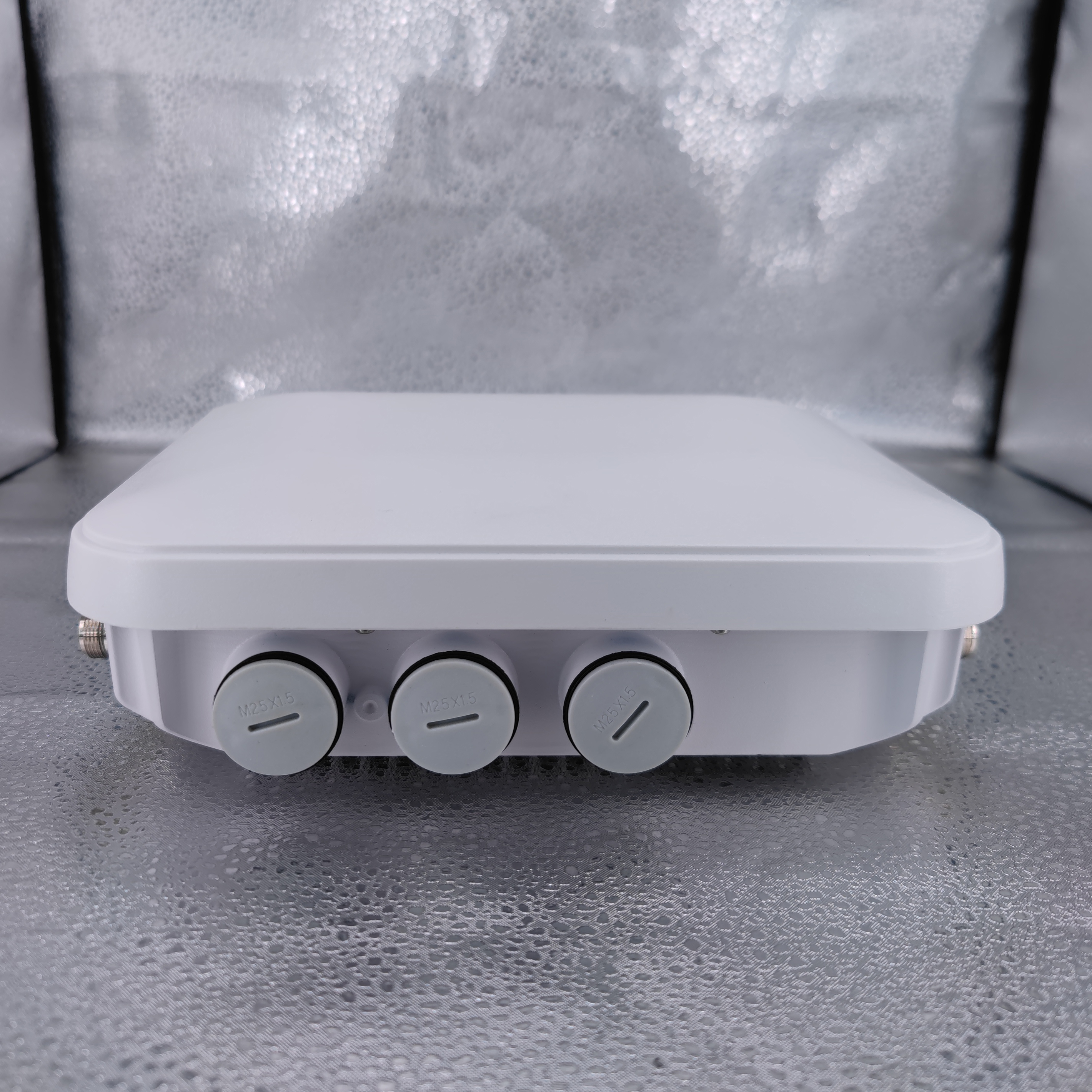 A0400 Outdoor WiFi6E tri-band AX7800 AP