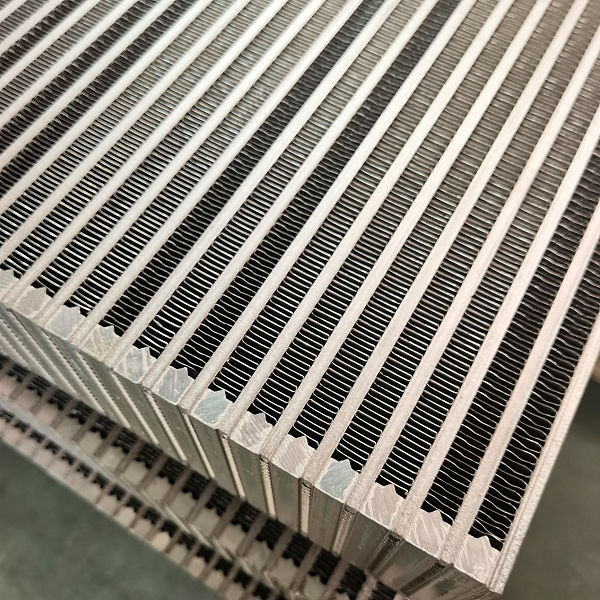 Plate Fin Heat Sinks vs. Heat Pipe Heat Sinks: Which is Right for You?