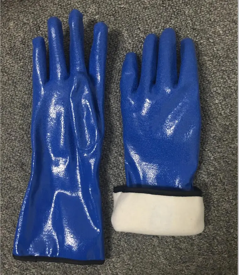 Winter-Use-Sandy-Nitrile-Gauntletkva