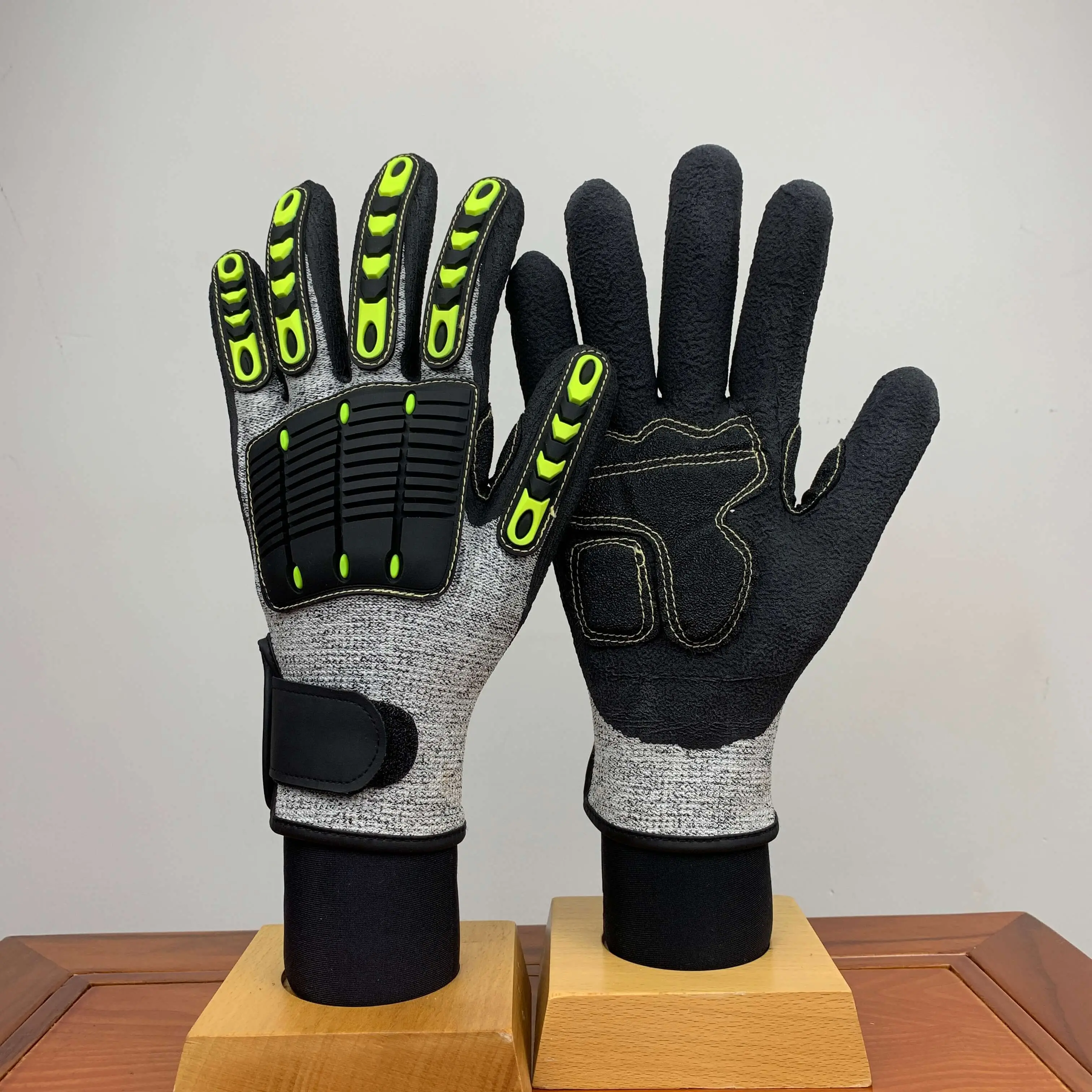 Ручные перчатки HPPE TDQLA708B