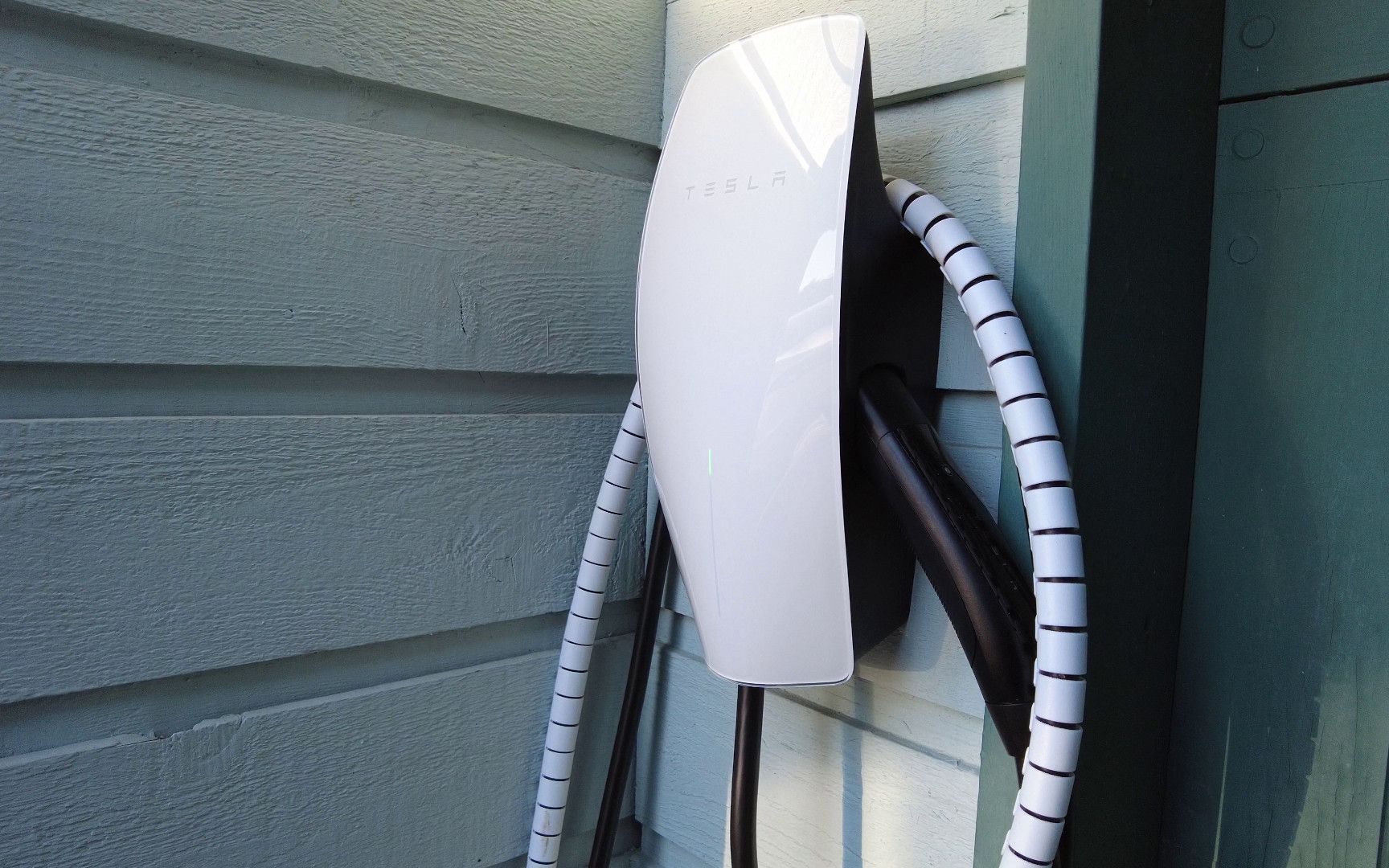 The Future of Electric Vehicles: Installing Home Chargers
