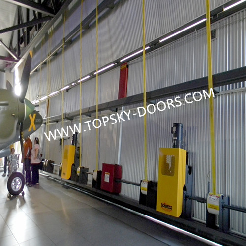 New Lifting Strap Hangar Doors Hydraulic Canopy Bi Folding Doors For Aircraft Buildings