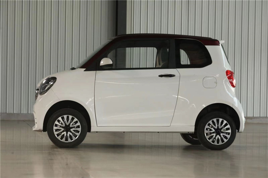 New Energy Electric Vehicles 4 Seats Adults Mini Electric Cars