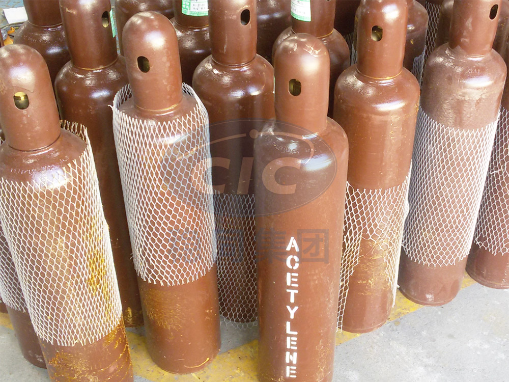 Acetylene (C2H2)