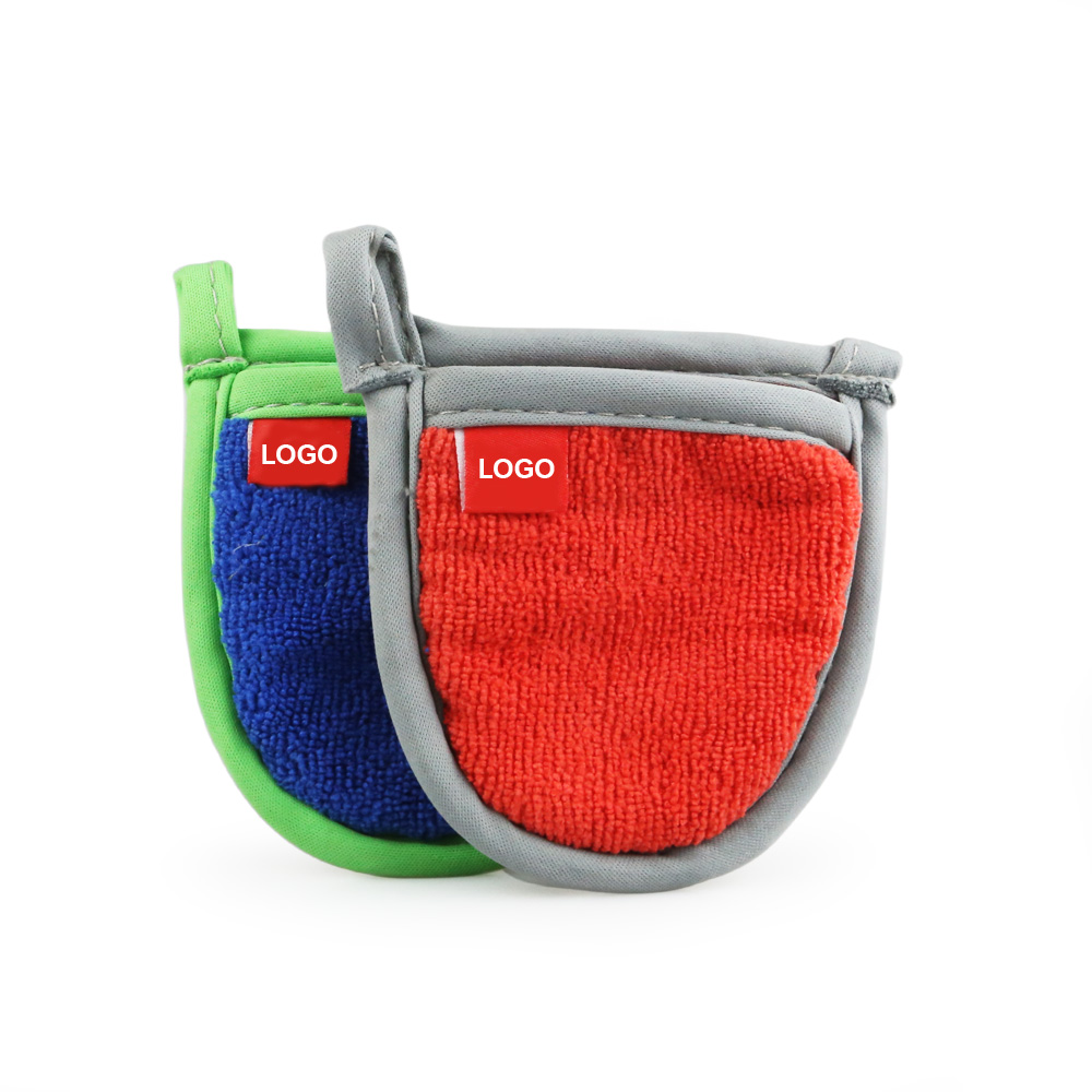 Clean Your Car With A Small Clay Mitt Pad