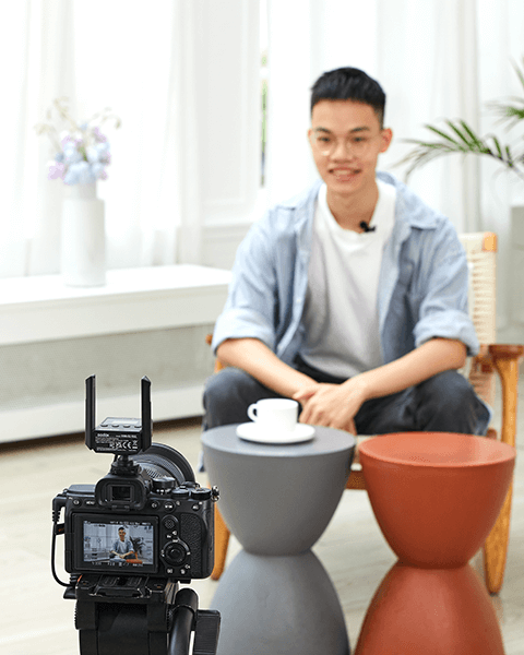 UHF Compact Wireless Microphone System