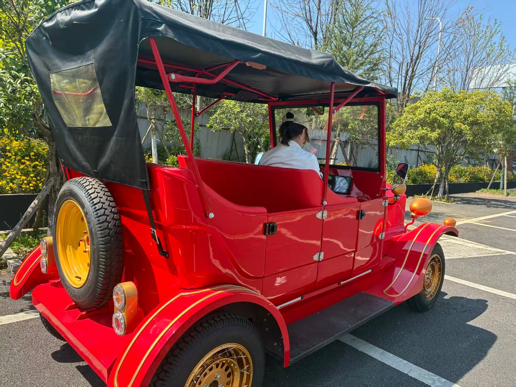 5-seater electric vintage car - open style (1).jpg