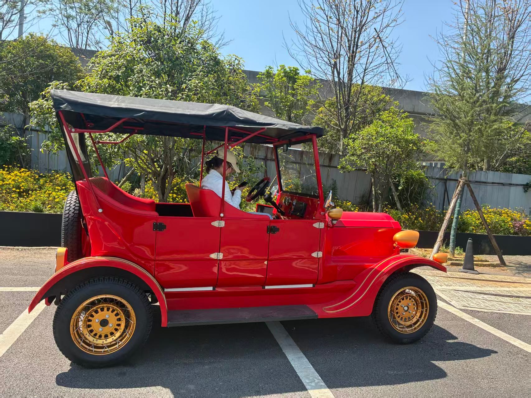 5-seater electric vintage car - open style (2).jpg