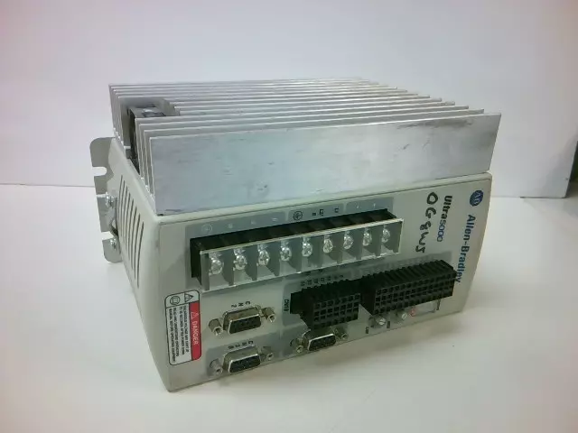 Allen-Bradley Motion control Ultra 3000 2098-IPD-020
