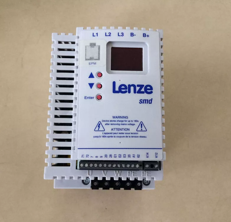 LENZE Inverters SMD ESMD302L4TXA