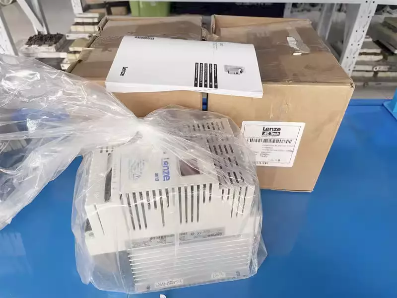 LENZE Inverters SMD ESMD752L4TXA
