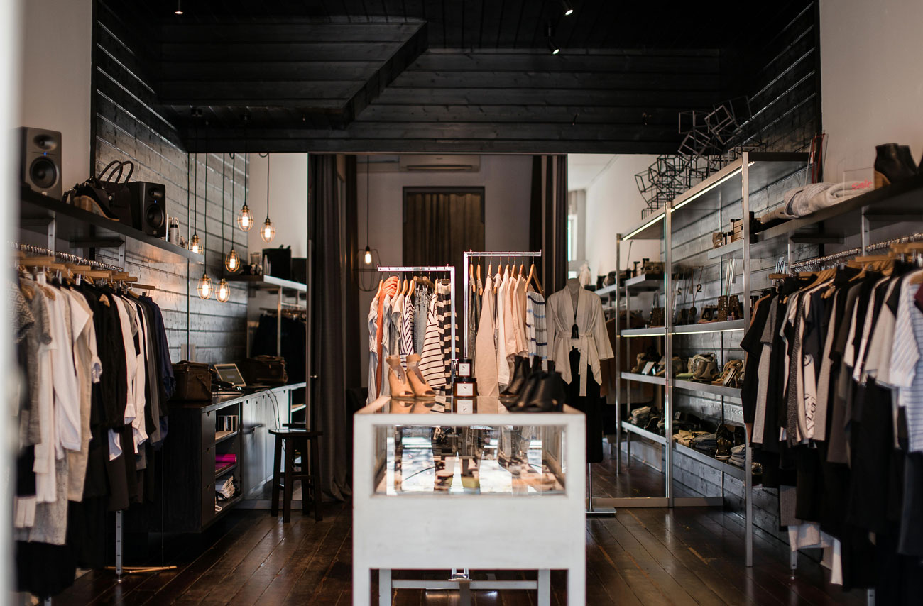 Clothes-&-Shoes-&-Hat-Display-Standbkr