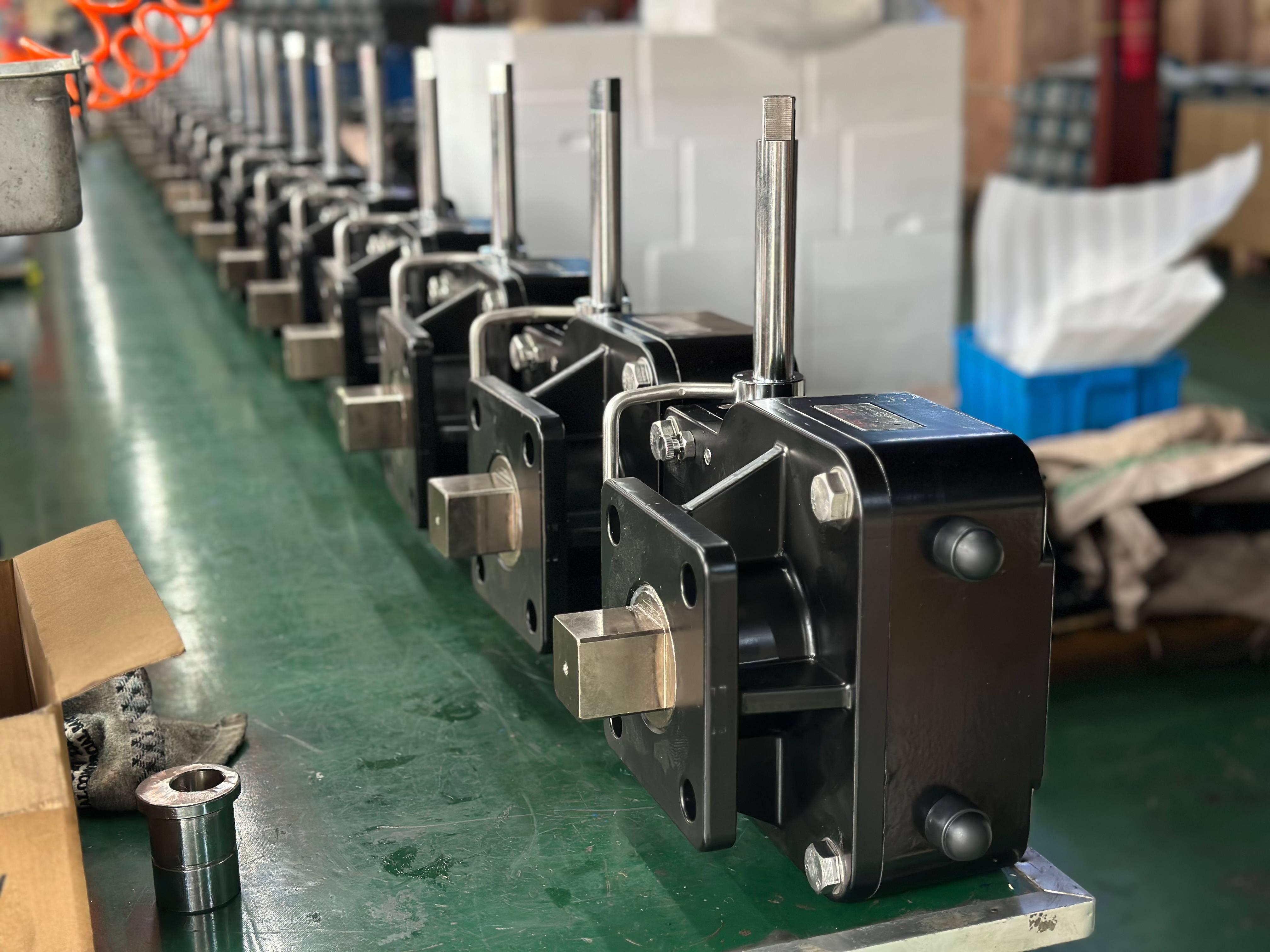 SD series Declutchable Manual Override Worm Gearbox with handwheel