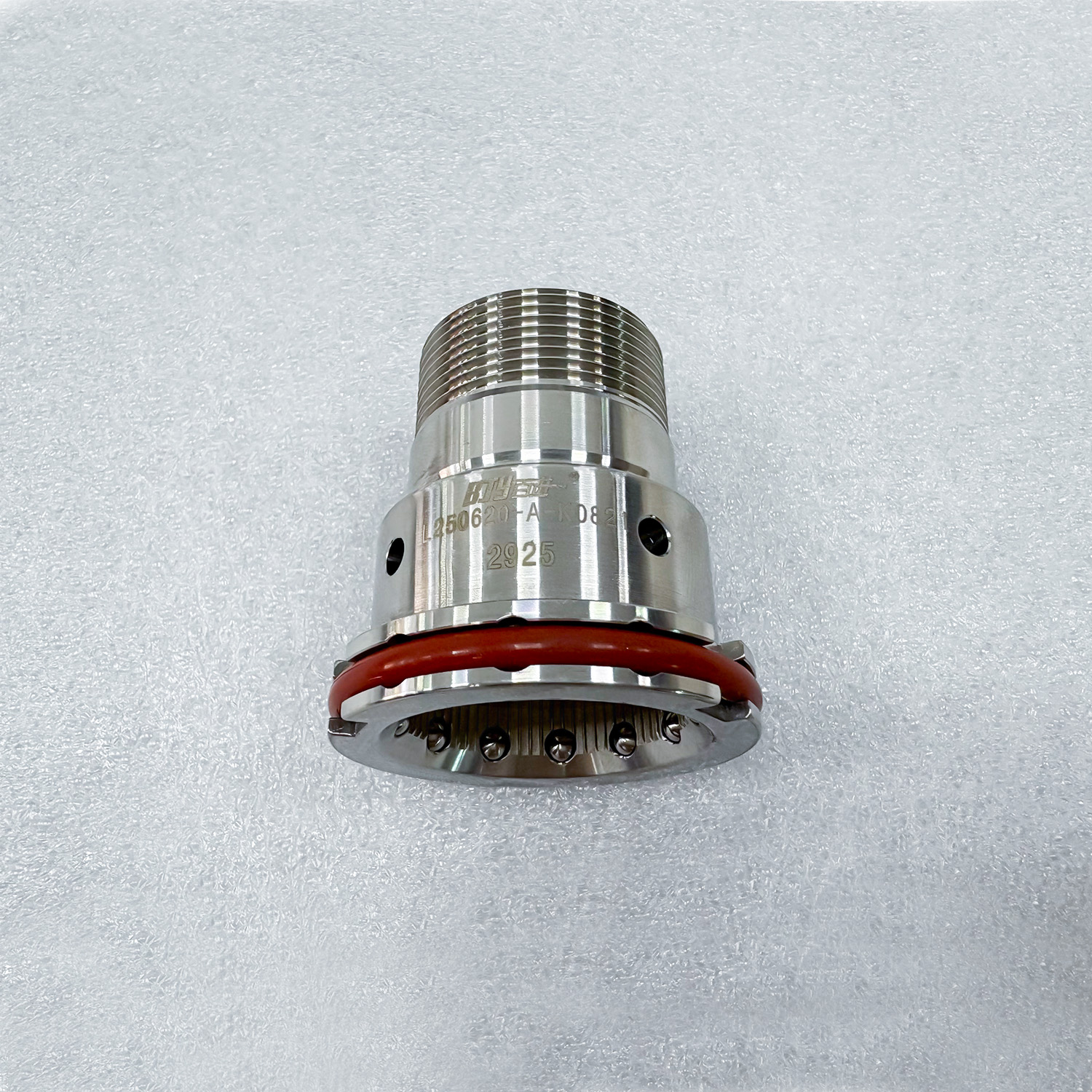 29/25 boyunlu şişeler için hassas mühendislikle üretilmiş kapaklama bileşeni