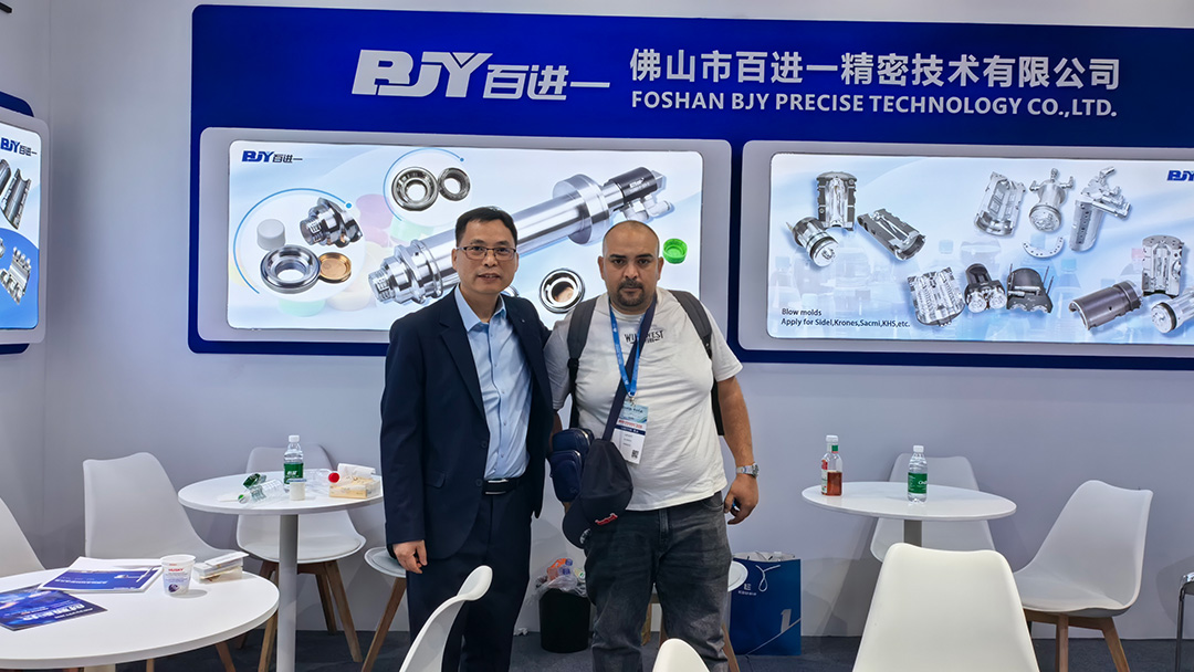 High-precision PET preform molds and PET blow molds manufactured by BJY using premium imported aluminum and steel for beverage packaging production.