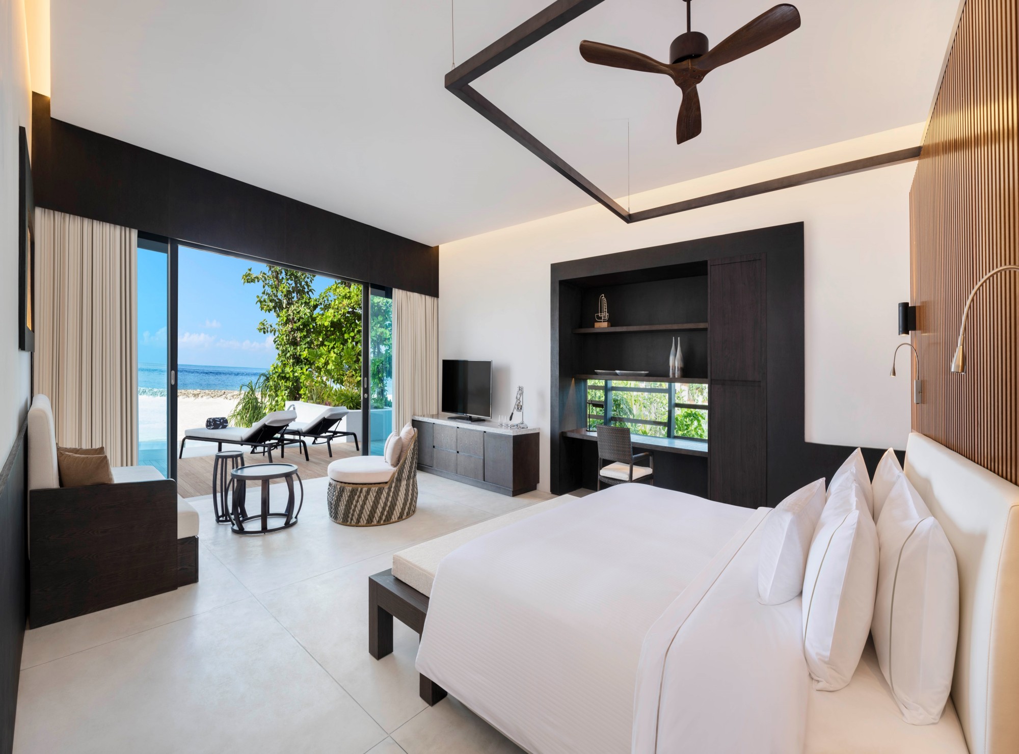 Custom furniture Factory Resort Hotel room beds J-585