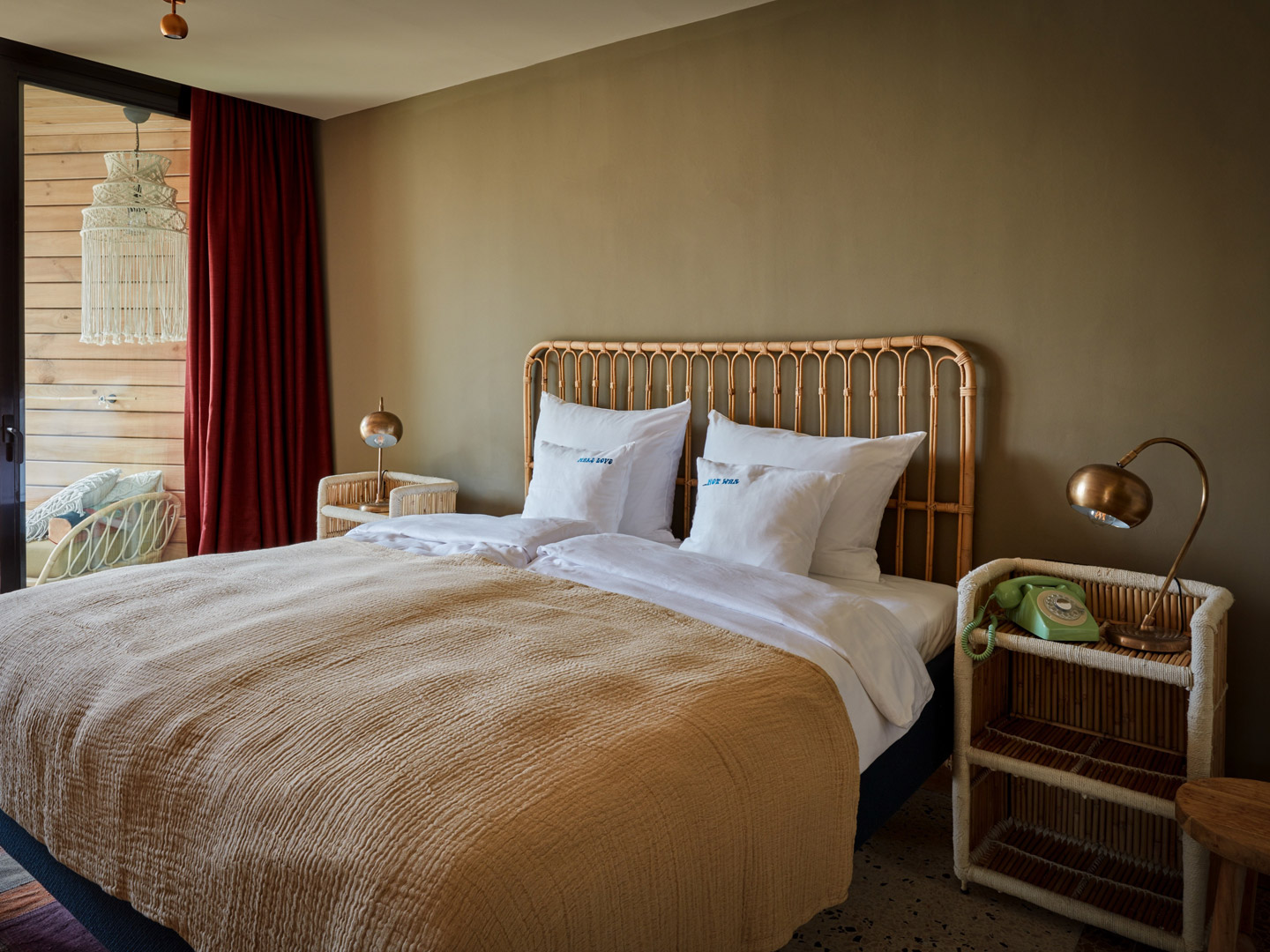 Furniture Hotel Factory Resort Hotel Queen Bed J-600