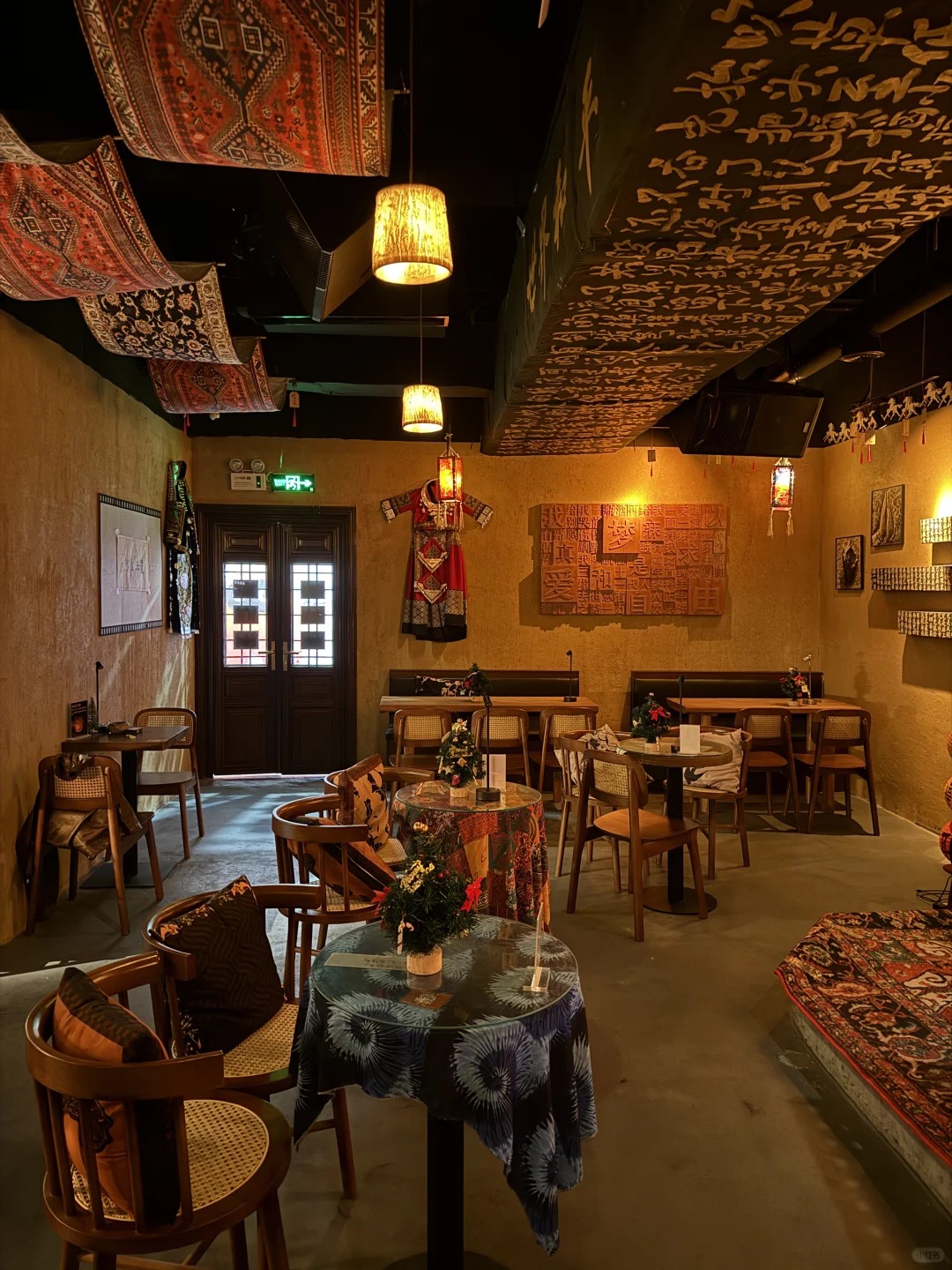 A retro folk pub with a great atmosphere