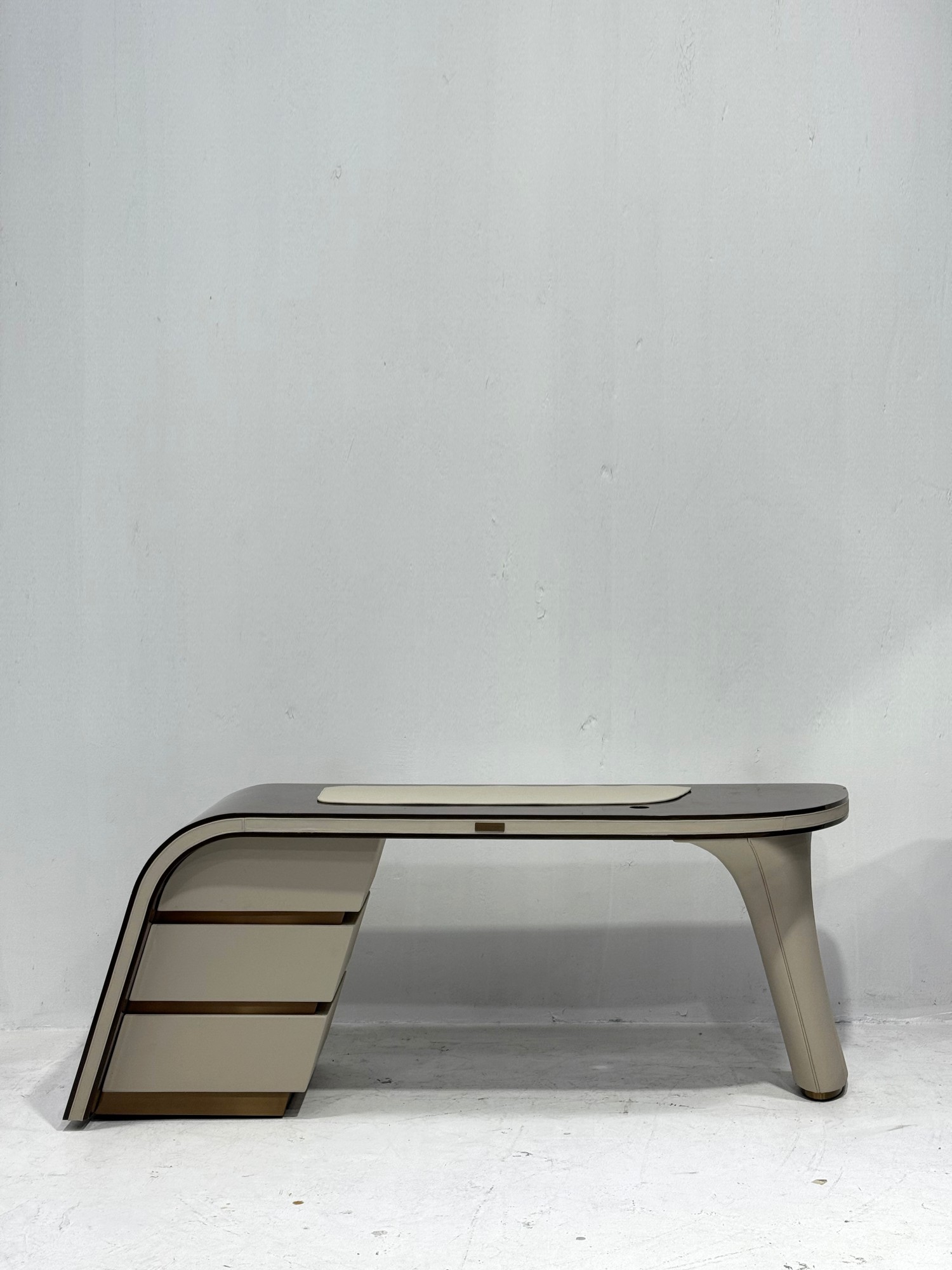 Italian style custom desk H949