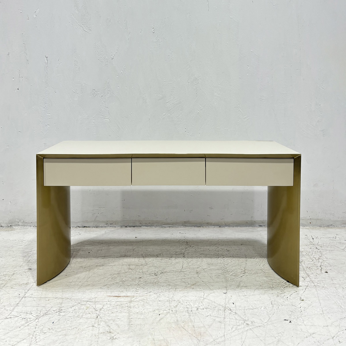 Guangxi customer customized desk H940