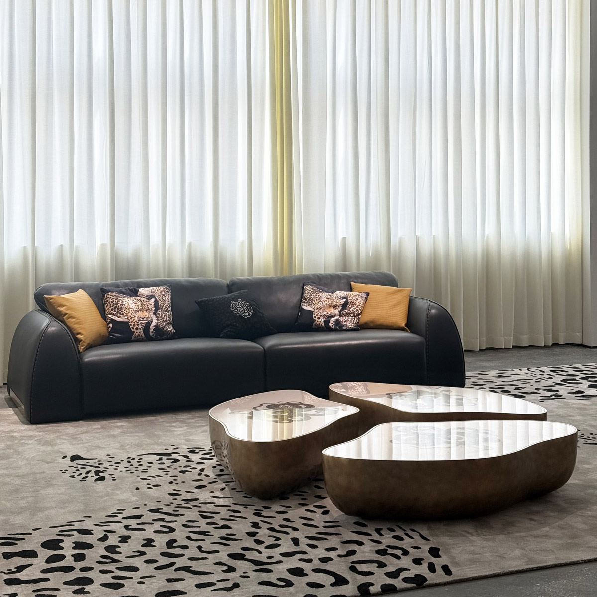 Guangzhou customer customized sofa H1062