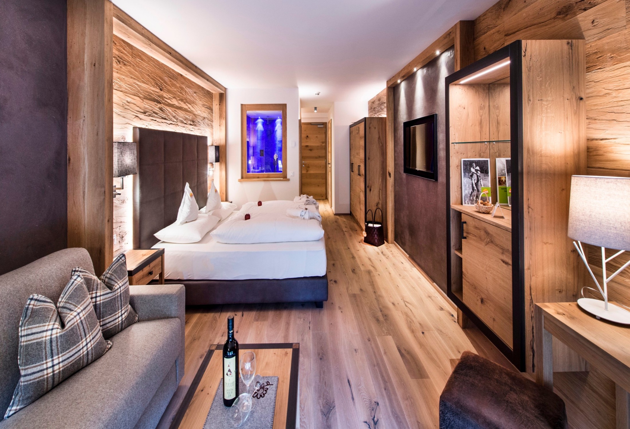 B&B resort and hotel custom furniture factory J-886