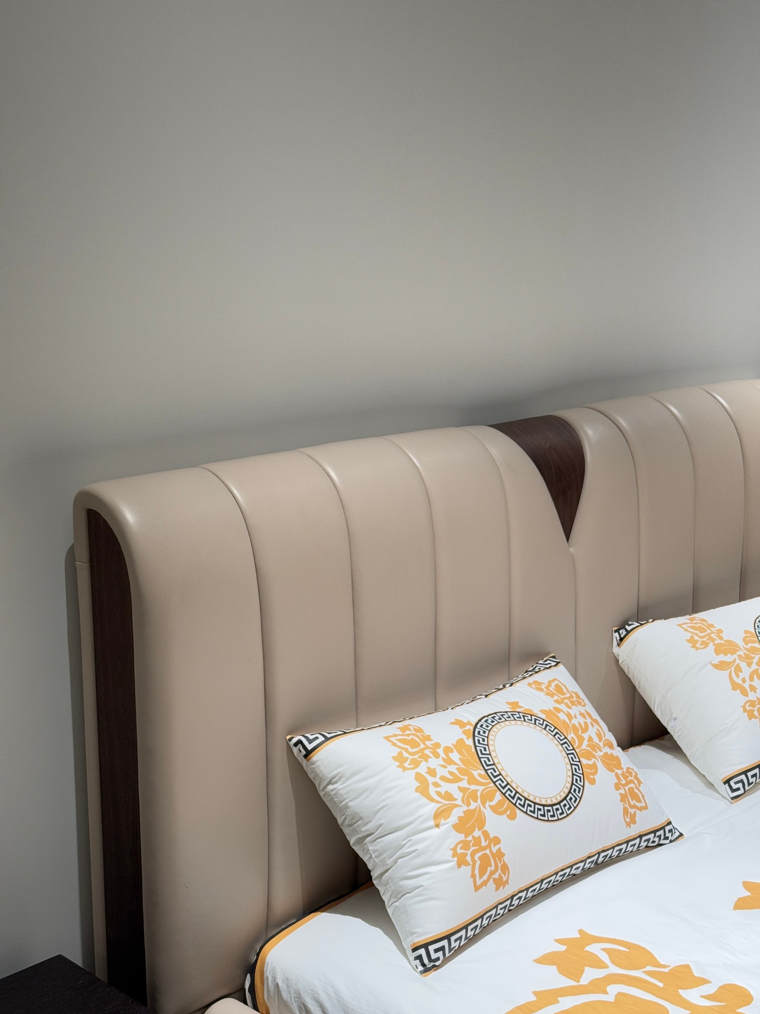 Designer custom double bed H1102