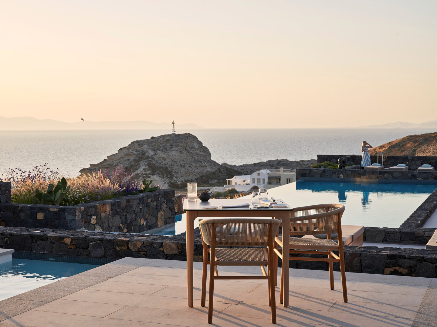 Simple villa hotel supplier minimalist furniture J-870